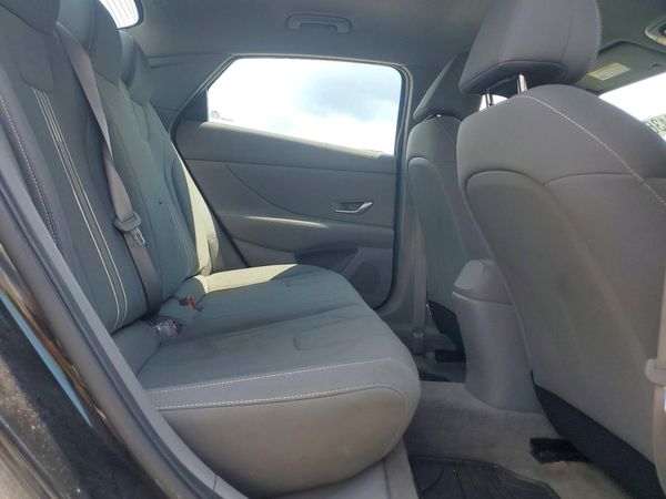 2022 HYUNDAI ELANTRA