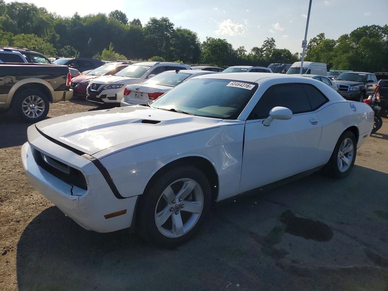 2014 DODGE CHALLENGER Base — Front 3/4