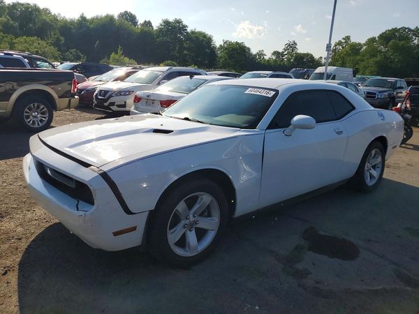 2014 DODGE CHALLENGER Base — Front 3/4