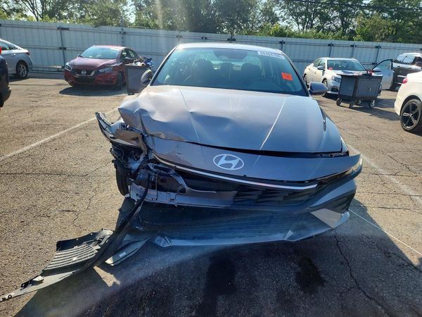 2024 HYUNDAI ELANTRA