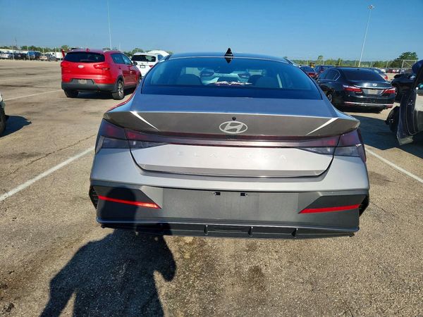 2024 HYUNDAI ELANTRA