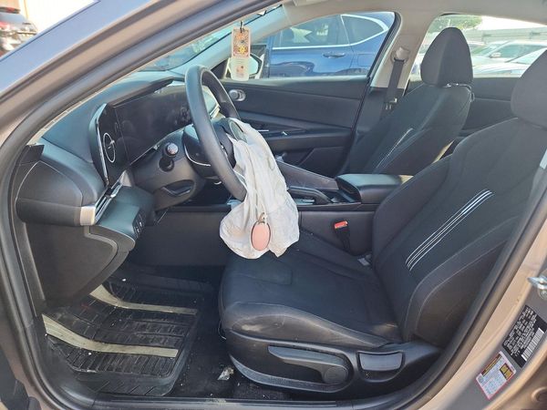 2024 HYUNDAI ELANTRA