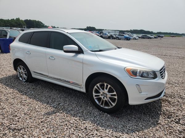2015 VOLVO XC60 Premier+ (non R design)
