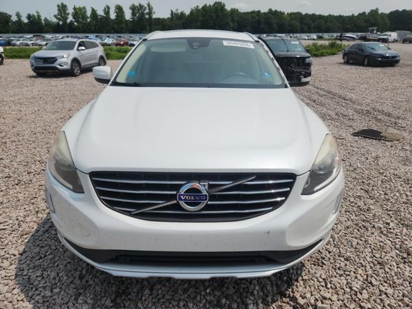 2015 VOLVO XC60 Premier+ (non R design)