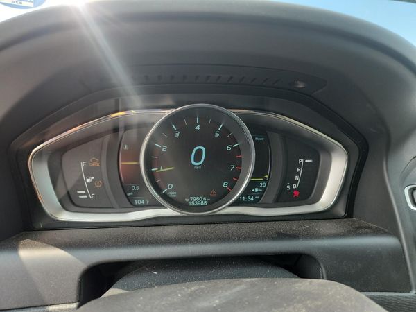 2015 VOLVO XC60 Premier+ (non R design)