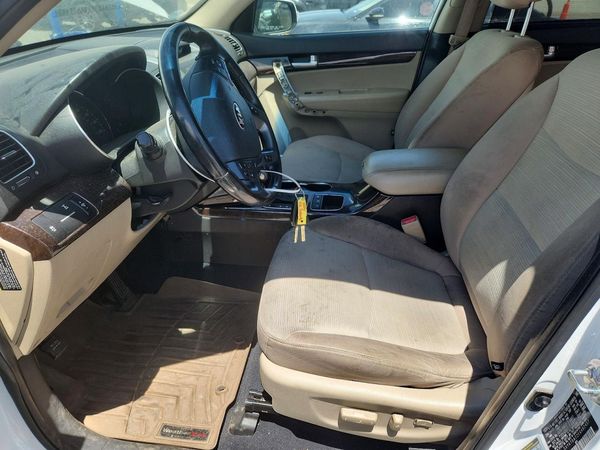 2014 KIA SORENTO Base/ LX