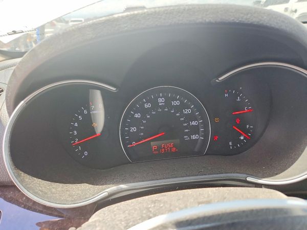 2014 KIA SORENTO Base/ LX