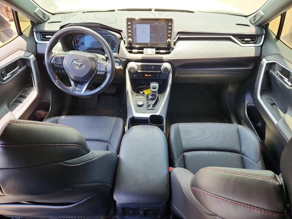 2021 TOYOTA RAV4 LE
