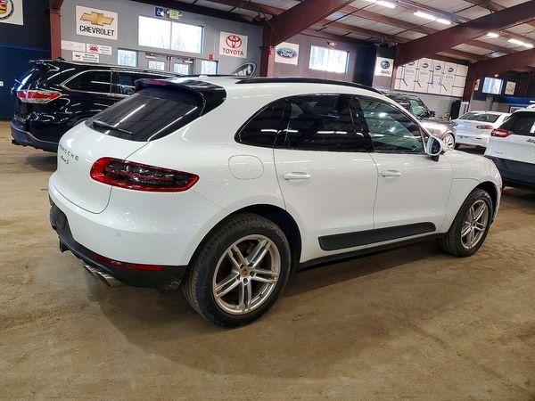 2017 PORSCHE MACAN