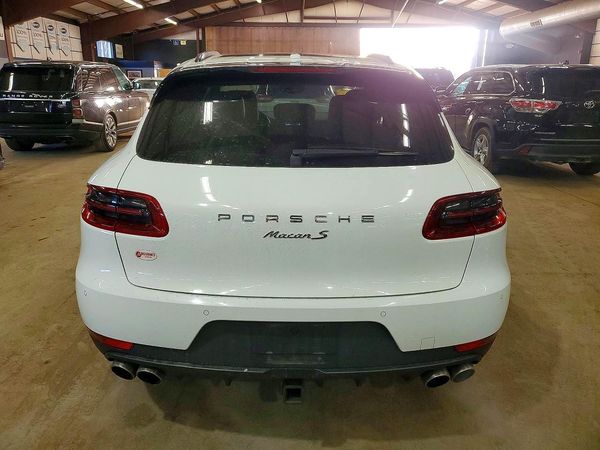 2017 PORSCHE MACAN