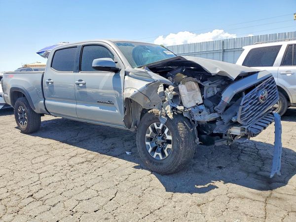 2020 TOYOTA TACOMA SR5