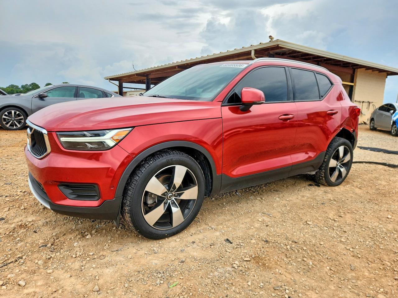 2019 VOLVO XC40 Momentum