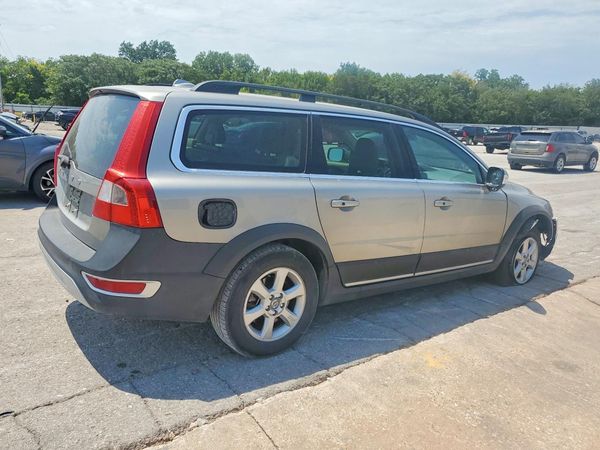 2013 VOLVO XC70