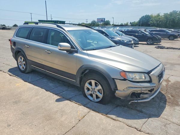 2013 VOLVO XC70