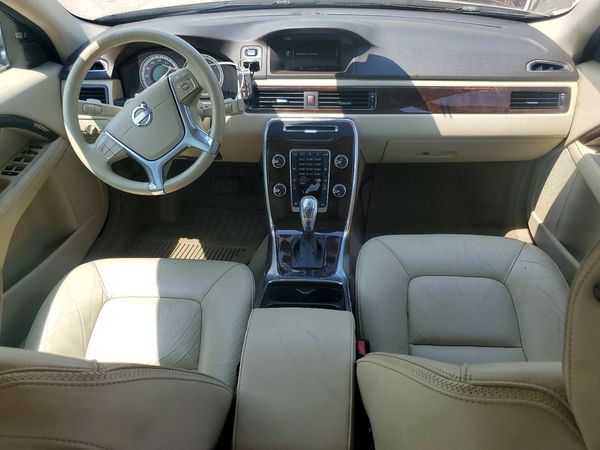 2013 VOLVO XC70