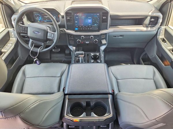2025 FORD F150 Pro