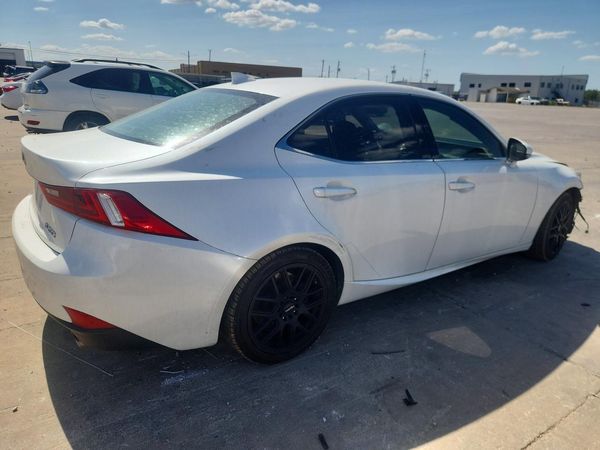 2016 LEXUS IS 200T