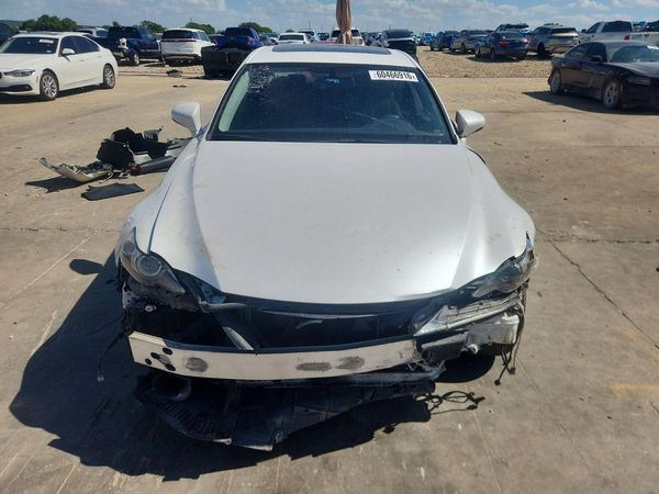 2016 LEXUS IS 200T