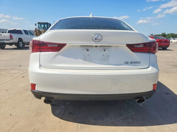 2016 LEXUS IS 200T