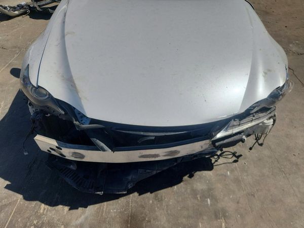 2016 LEXUS IS 200T