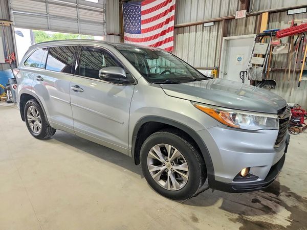 2015 TOYOTA HIGHLANDER