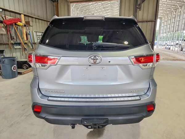 2015 TOYOTA HIGHLANDER