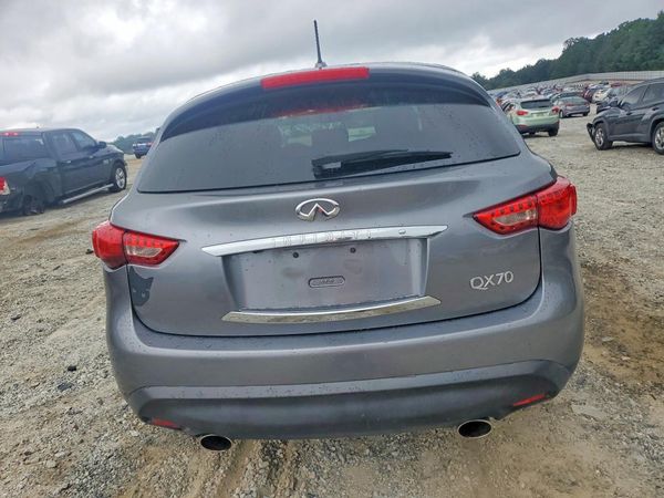 2017 INFINITI QX70