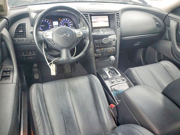 2017 INFINITI QX70