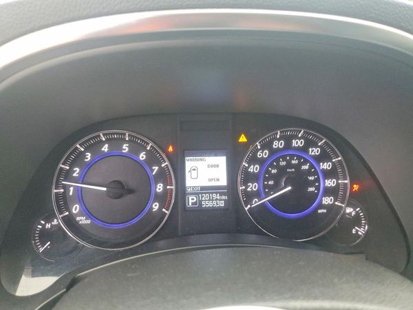 2017 INFINITI QX70