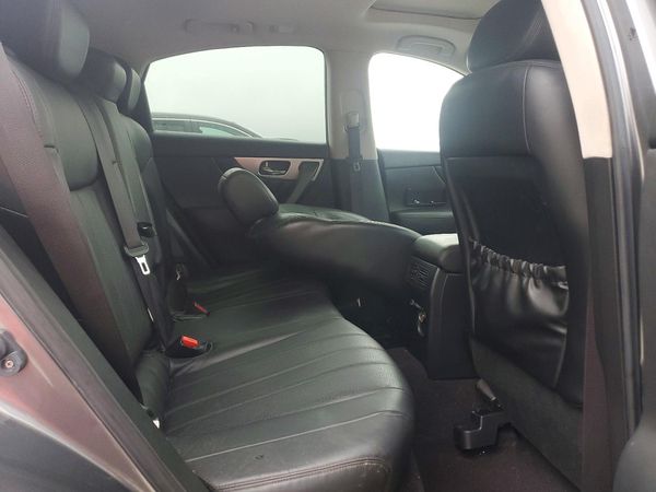 2017 INFINITI QX70