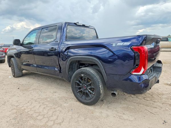 2022 TOYOTA TUNDRA SR5