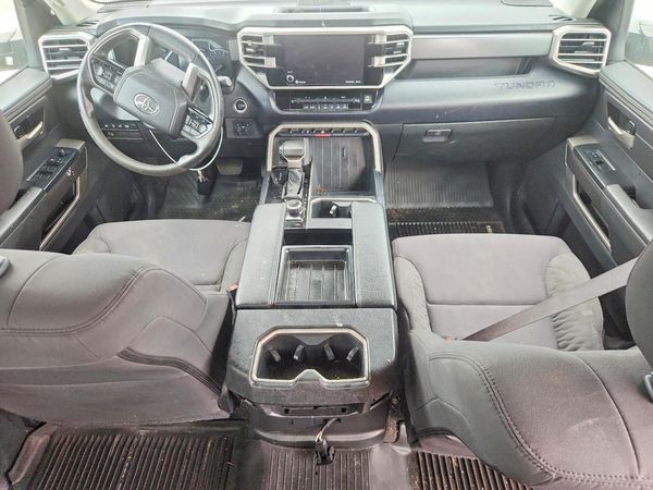 2022 TOYOTA TUNDRA SR5