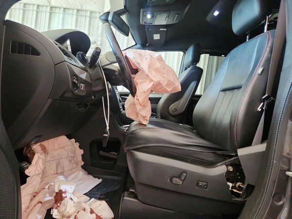 2018 DODGE CARAVAN GT (US), GT FWD (Can) — DENT