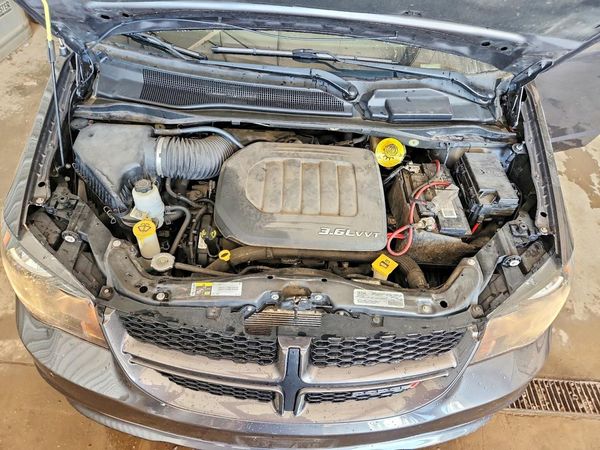 2018 DODGE CARAVAN GT (US), GT FWD (Can) — Engine bay