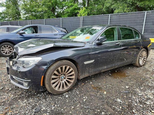 2013 BMW 740
