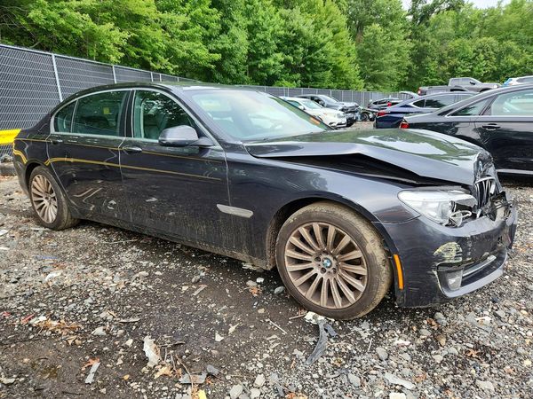 2013 BMW 740
