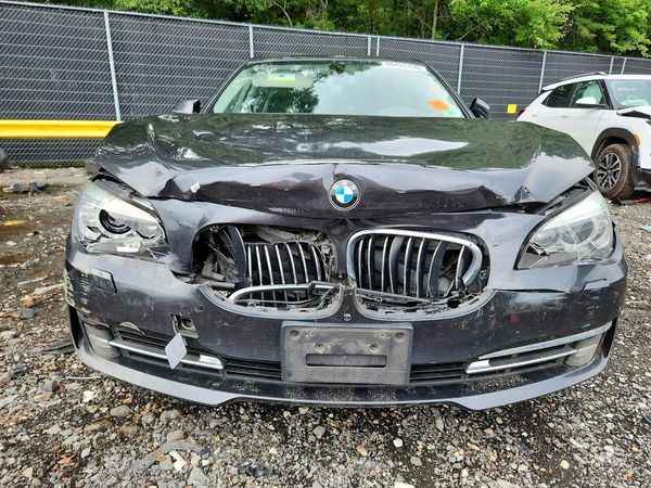 2013 BMW 740