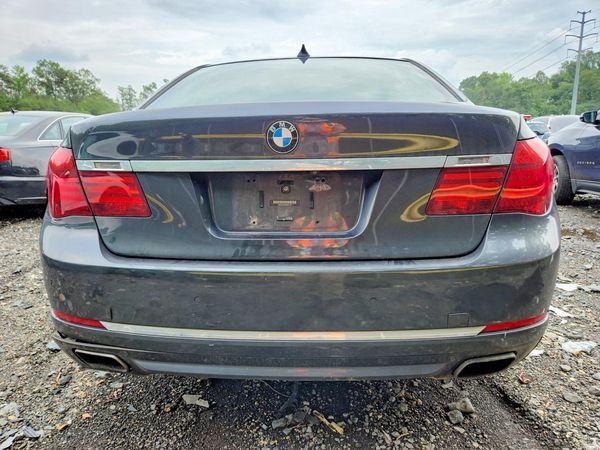 2013 BMW 740