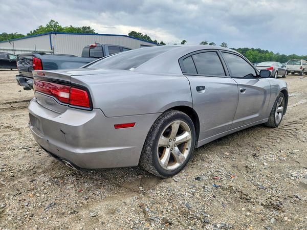 2014 DODGE CHARGER SE