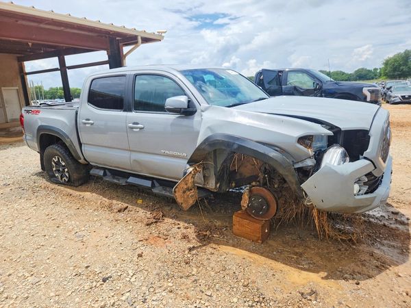 2019 TOYOTA TACOMA SR5