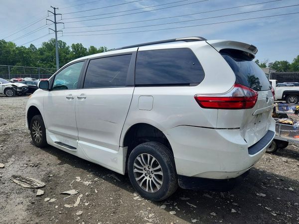 2020 TOYOTA SIENNA Q grade