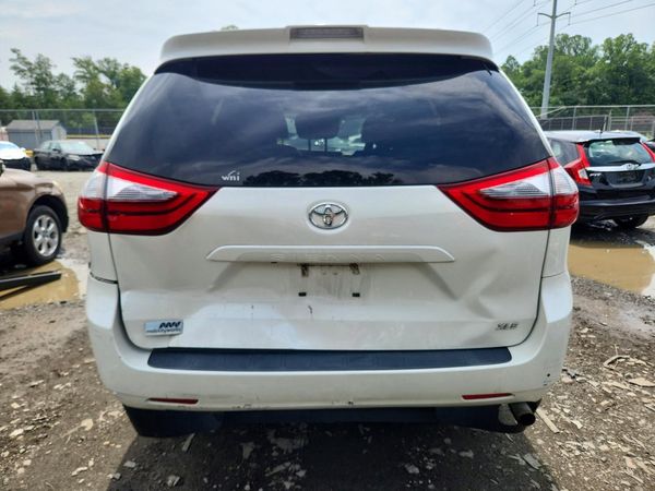 2020 TOYOTA SIENNA Q grade
