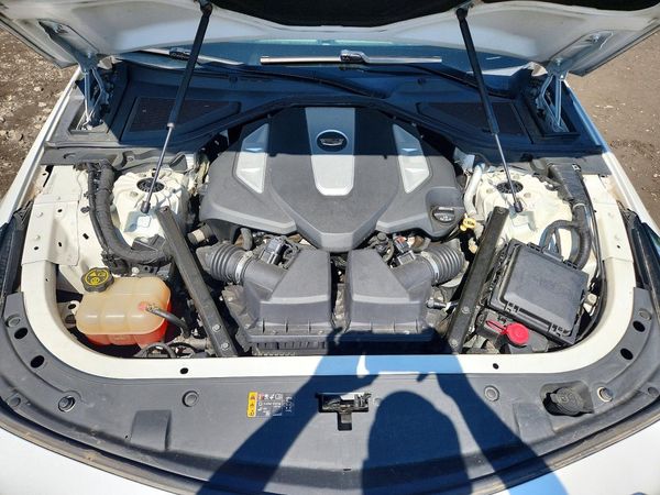 2016 CADILLAC CT6 Premium — Engine bay
