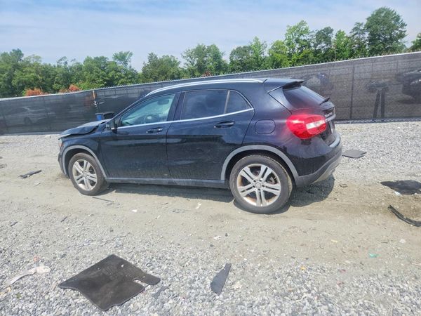 2015 MERCEDES-BENZ GLA GLA250