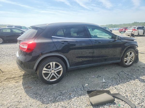 2015 MERCEDES-BENZ GLA GLA250