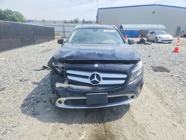 2015 MERCEDES-BENZ GLA GLA250