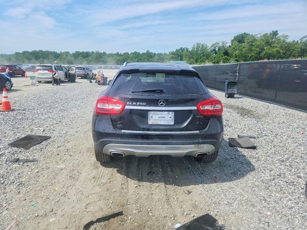 2015 MERCEDES-BENZ GLA GLA250