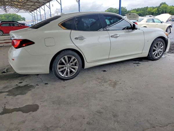 2017 INFINITI Q70