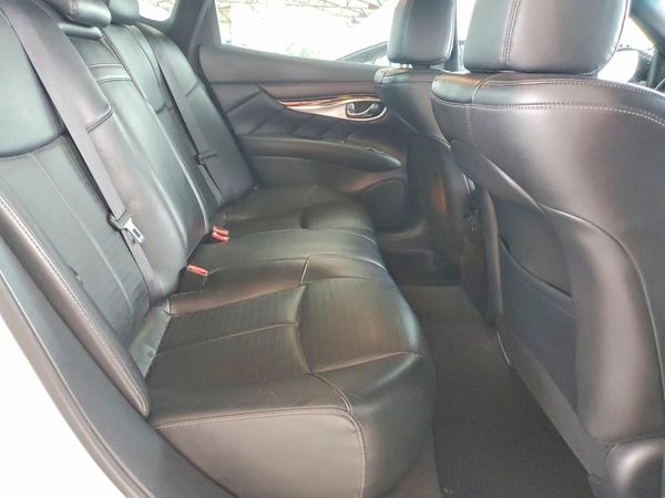 2017 INFINITI Q70
