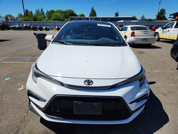 2024 TOYOTA COROLLA XSE